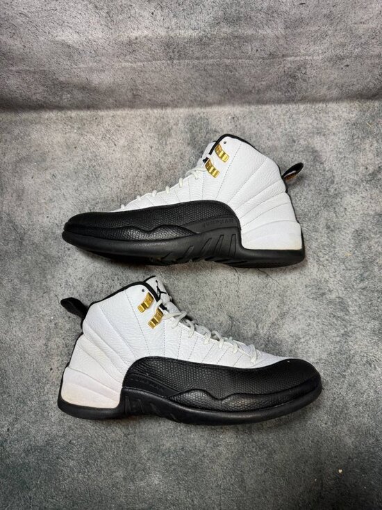 Size 9.5 | Jordan 12 Taxi No Box | Pre-Owned